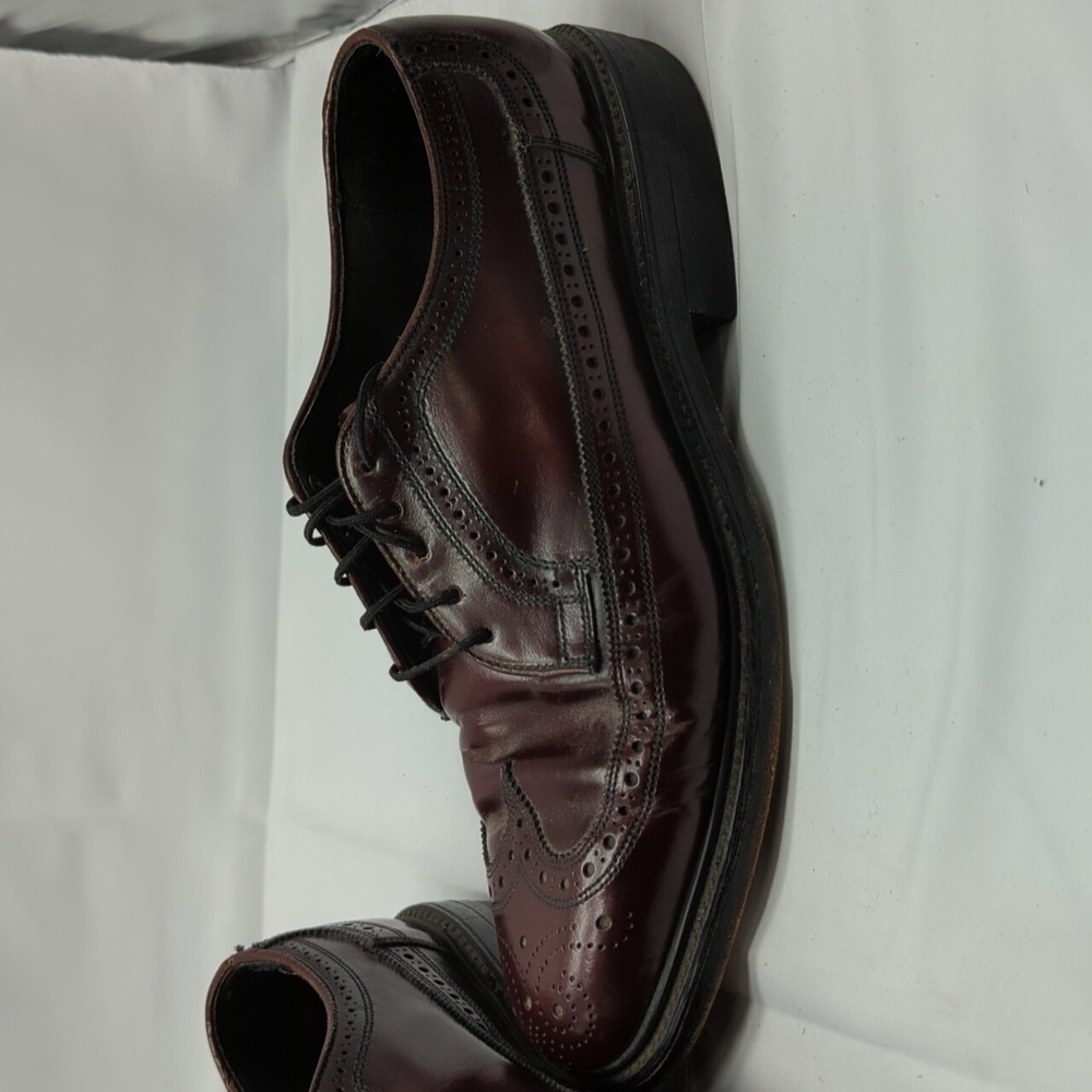 Regal men's wingtips sz. 8C - Picture 2 of 7